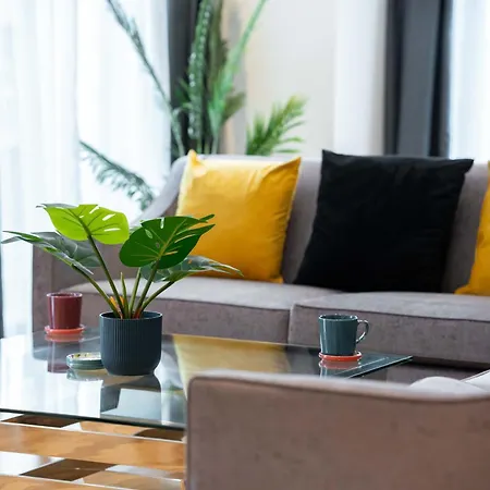 Luxury 3-bed, 3-bath Penthouse - Leeds Centre - Underground Parking شقة