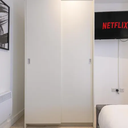 شقة Luxury 3-bed, 3-bath Penthouse - Leeds Centre - Underground Parking