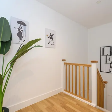 Apartment Luxury 3-bed, 3-bath Penthouse - Leeds Centre - Underground Parking *