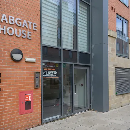 Luxury 3-bed, 3-bath Penthouse - Leeds Centre - Underground Parking شقة