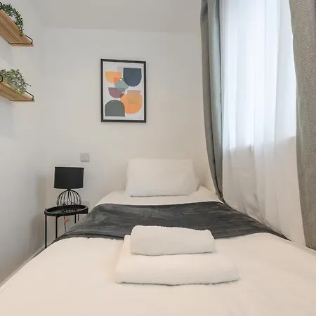 شقة Luxury 3-bed, 3-bath Penthouse - Leeds Centre - Underground Parking